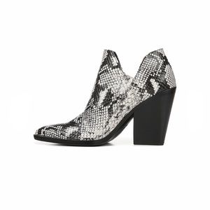 🌟NWT Naturalizer Rosetta Leather Bootie Sz 10🌟